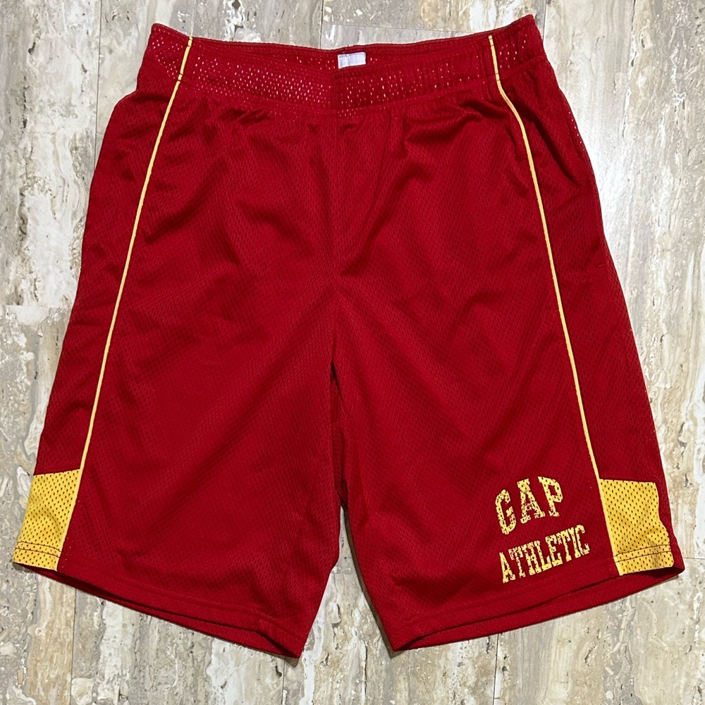 Men’s XS Gap Mesh Pull-On Shorts with Side Pockets.